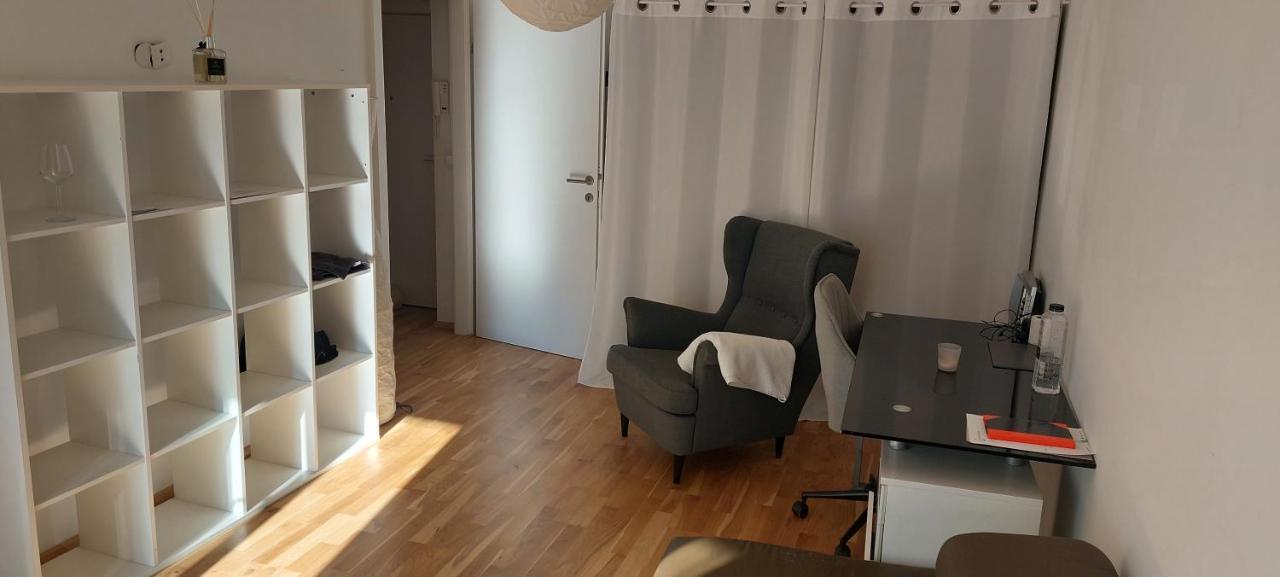 Schöne Wohnung mit Balkon Wien Exterior foto